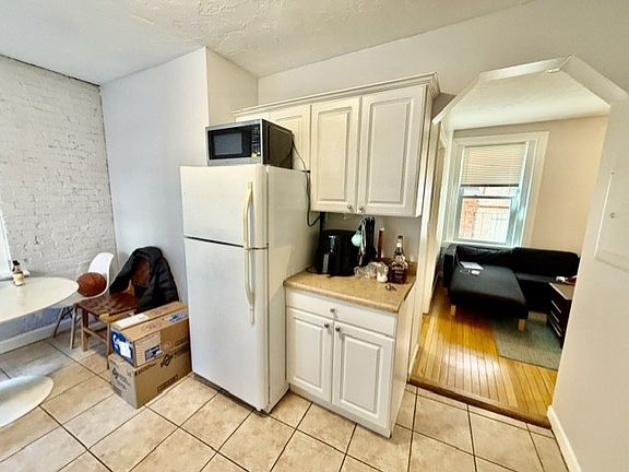 4th image of 11 Foster St APT 4
