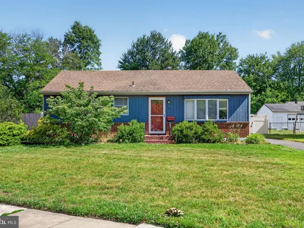 43 Abington Ave, Marlton, NJ 08053