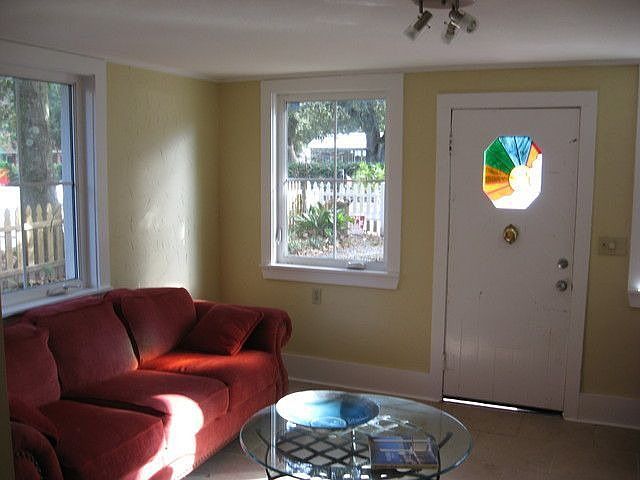 2nd image of 413 Ward Ave