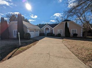 951 Bridgegate Dr NE, Marietta, GA 30068