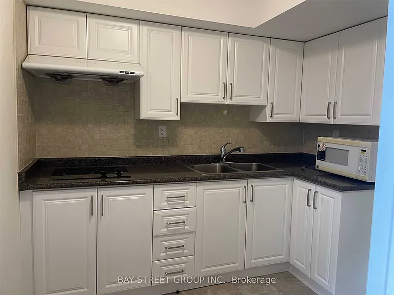 201 McKee Ave — Photo 5