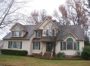 615 Madera Rd, Chesapeake, VA 23322