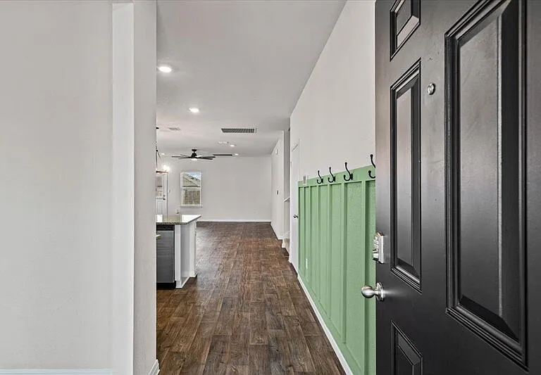 20221 Heinrich Ln — Photo 4