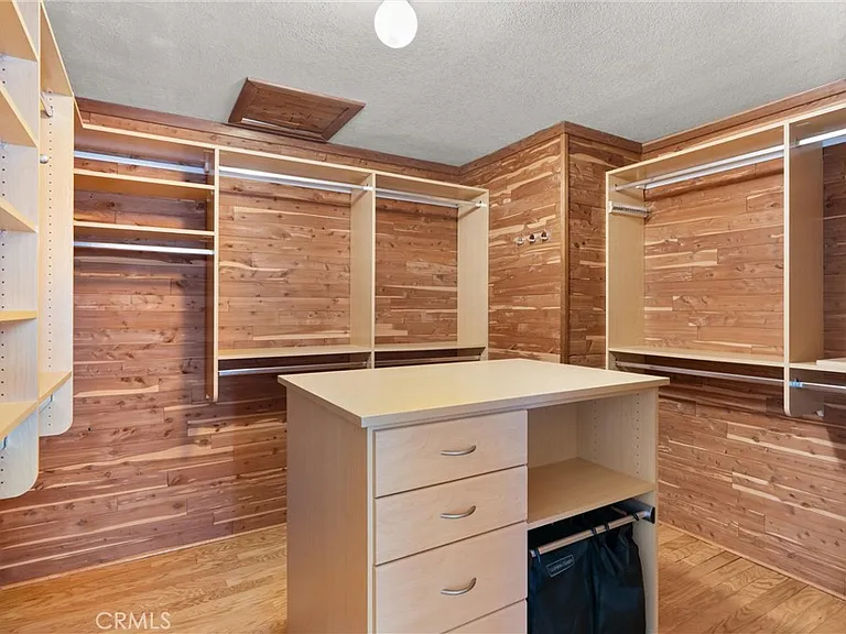 5081 Howard Ave — Photo 24