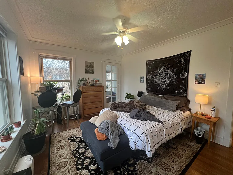 6321 N Greenview Ave #3 — Photo 4