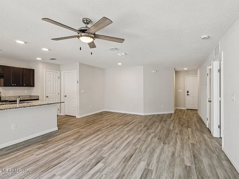 5453 Wabash Blvd — Photo 10