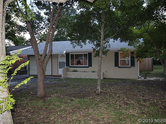 2nd image of 810 Cordova Ave