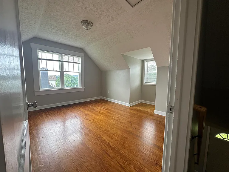 1810 Churchville Ave — Photo 10