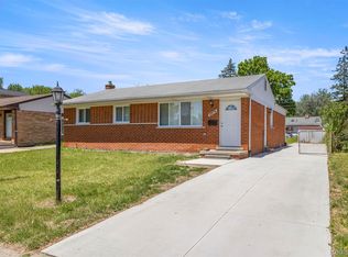 29578 Brown Ct, Garden City, MI 48135