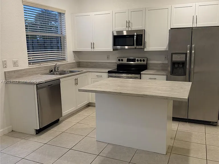 2731 SE 15th St #2731 — Photo 3
