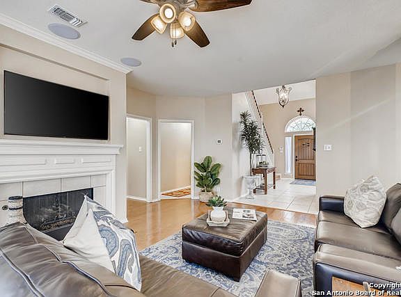 4th image of 10830 Belle Vere