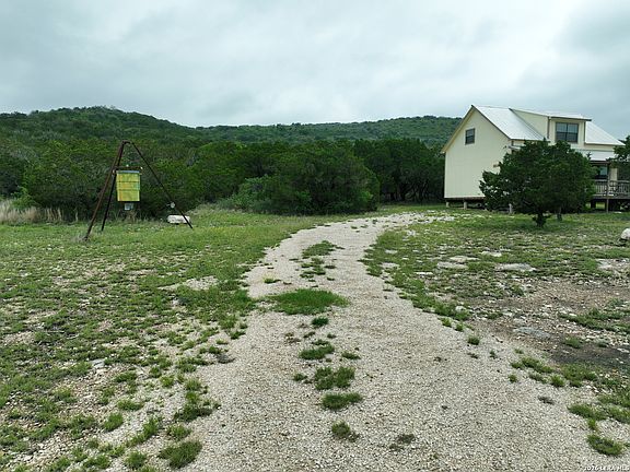 3rd image of 693 Brushy Creek Ranch Rd