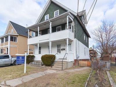 22 James St, Holyoke, MA, 01040