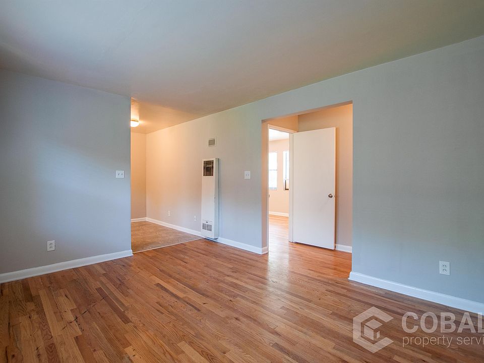 1st image of 1009 Greenwood Ave NE #4