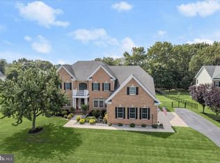 8936 Sahalee Ct, Pasadena, MD 21122