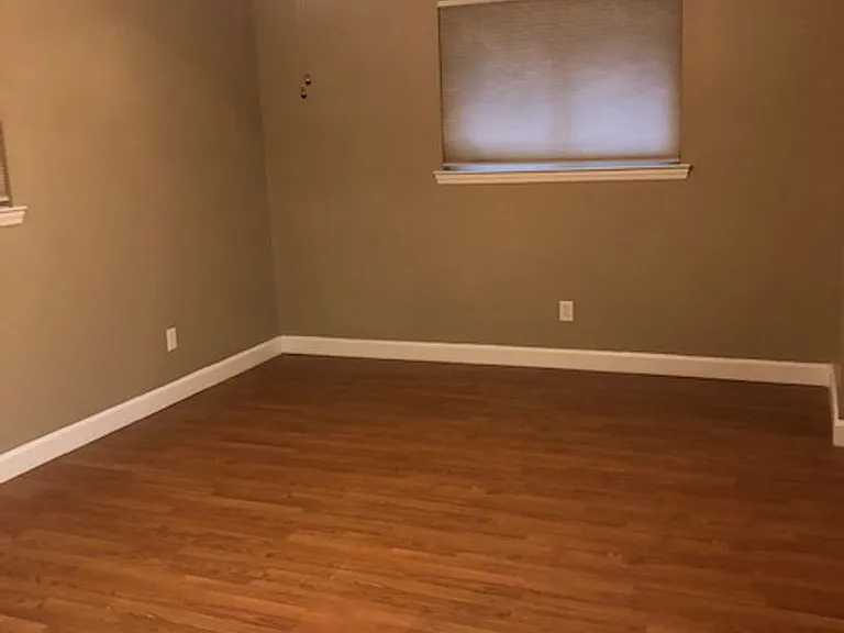 406 Montclair Blvd — Photo 9