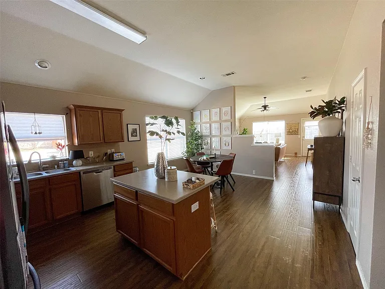 8748 Sagebrush Trl — Photo 11