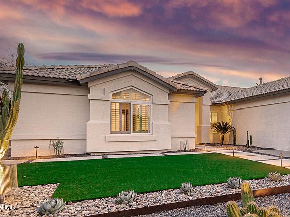 3rd image of 15979 W CATALINA Drive