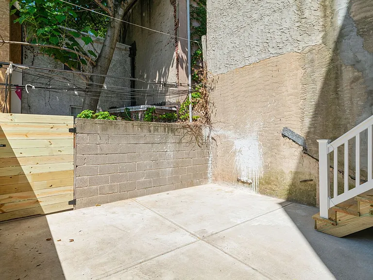 2003 Fitzwater St — Photo 22