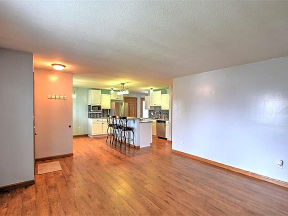 5th image of 501 Lee Sturgis Dr