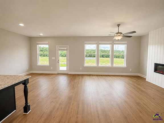 4th image of 917 Nora Eloise Dr