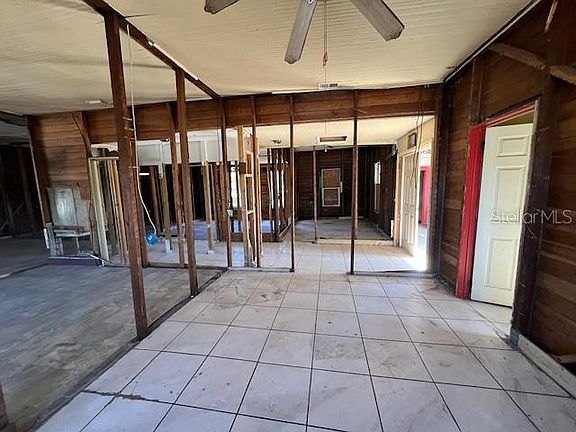 5th image of 611 W Broadway St