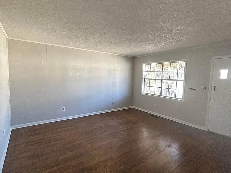 501 Jerry Coleman St — Photo 2