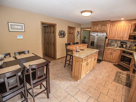 5th image of 25 Sandlewood Dr