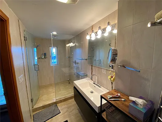 Sold by Remax Edge | media 10