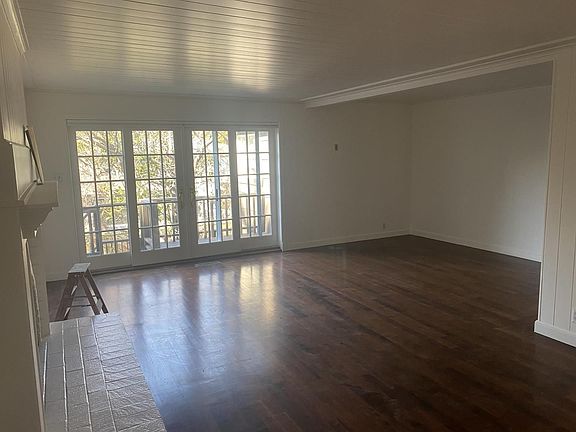 3rd image of 510 Warren Rd