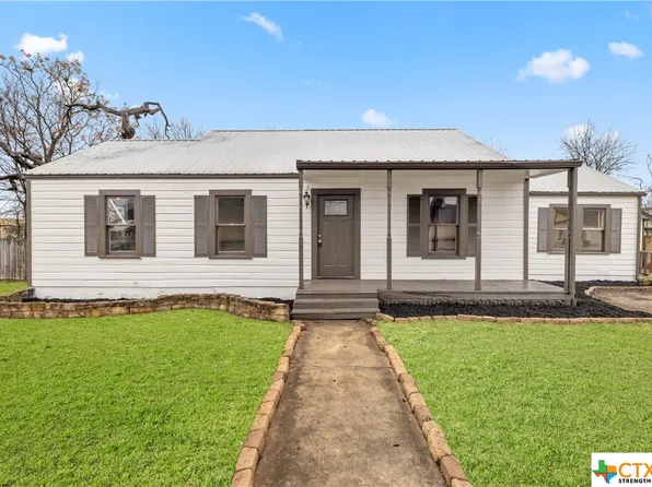 103 S Walnut St, Lampasas, TX 76550