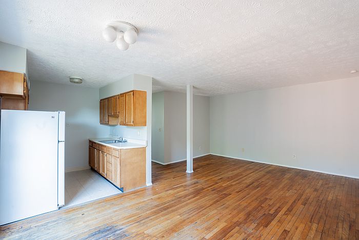1st image of 4625 Vendome Pl #11