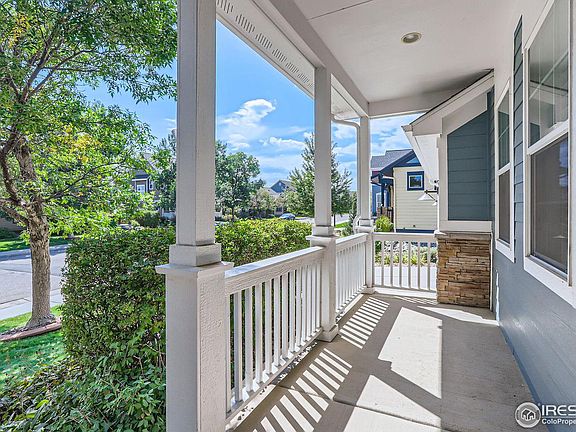 5th image of 2821 Crater Lake Ln