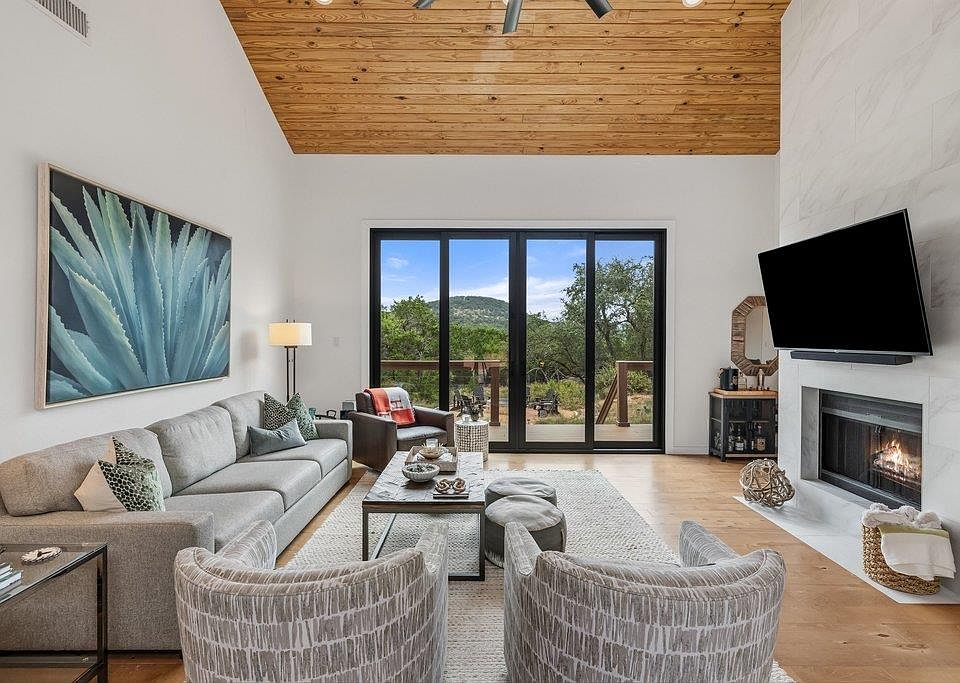 1st image of 109 Freedom Dr