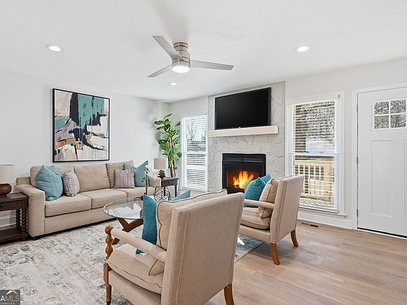 5th image of 145 Timbermill Cir