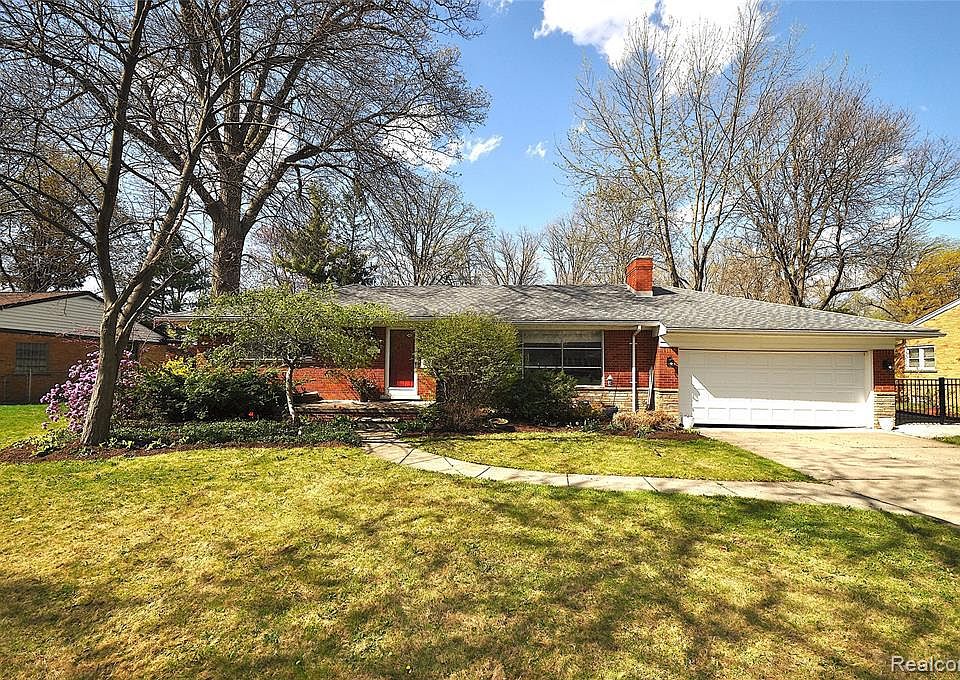 1st image of 16080 Buckingham Ave