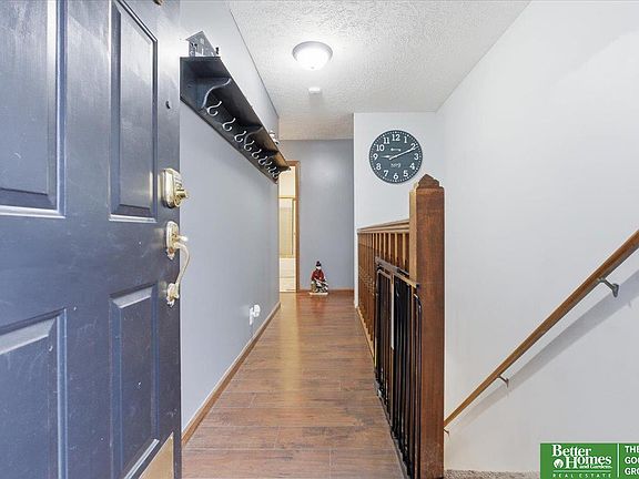 3rd image of 700 W R St