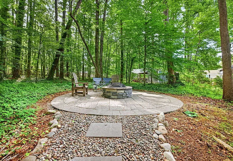 1526 Dirkson Ct — Photo 8