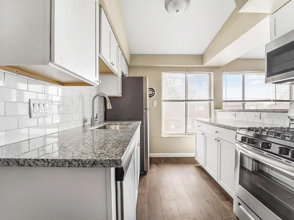 Cavalier Manor, 24563 Kelly Rd #24591-6, Eastpointe, MI 48021