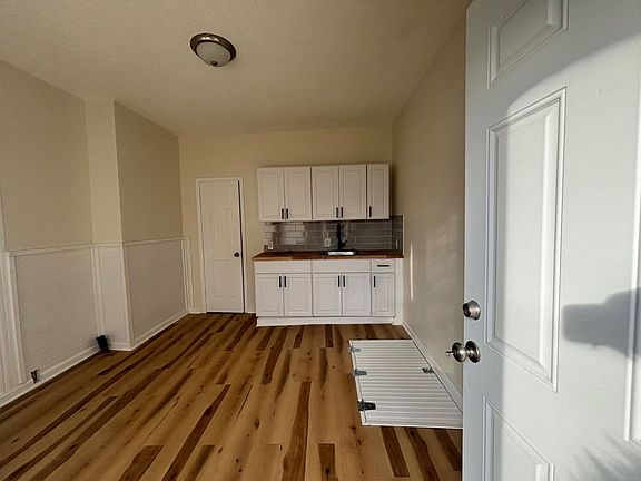 4th image of 2985 Nursery Ave