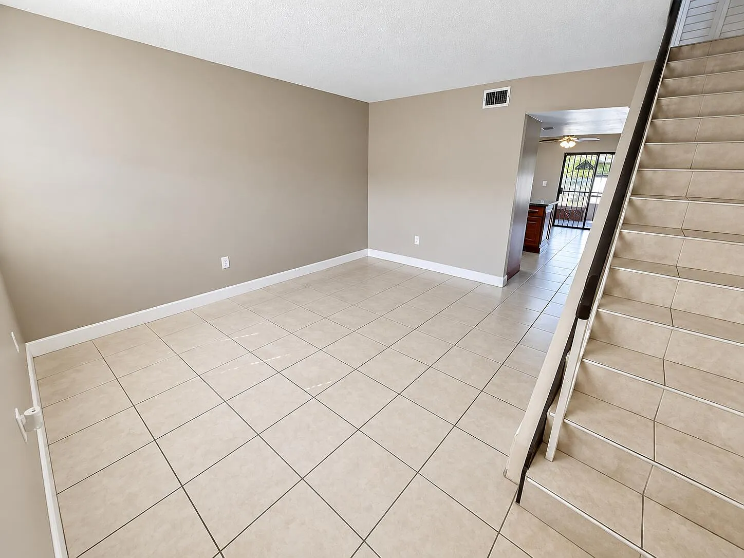 2 bed, 1.5 bath, 1000 sqft, $2,500 — Photo 2