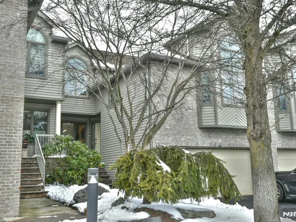 605 Fir Ct #605, Norwood, NJ 07648