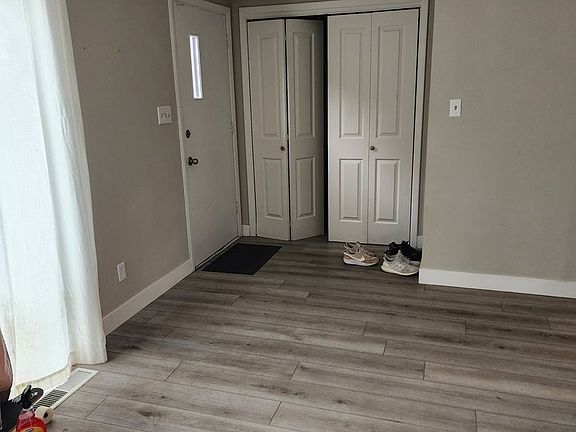 3rd image of 525 Mohawk Dr #1