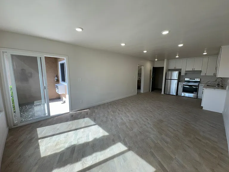 927 S Westmoreland Ave — Photo 15