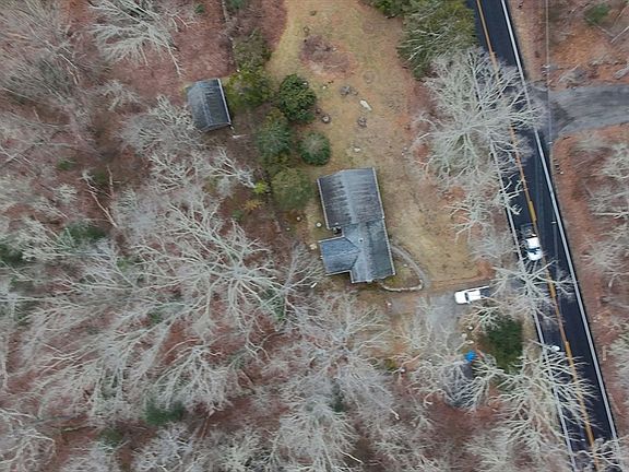 2nd image of 250 Main Rd