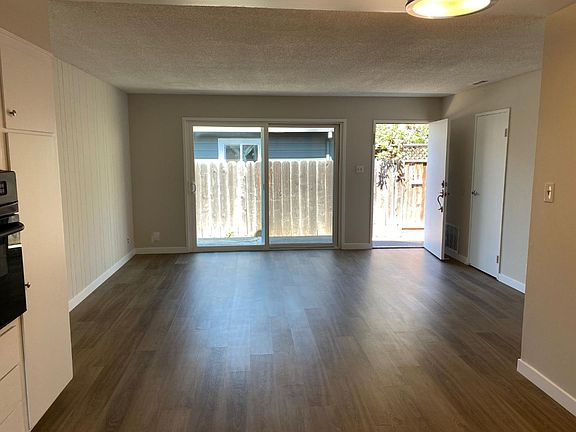 3rd image of 520-522 Vera Ave