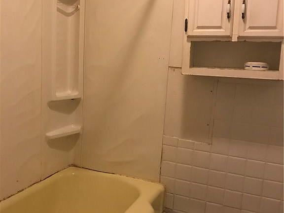 5th image of 166 Marion St