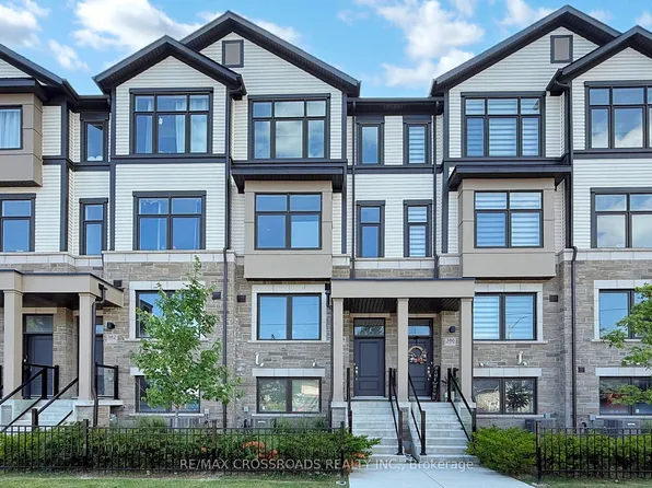 384 Okanagan Path, Oshawa, ON L1H 0B1