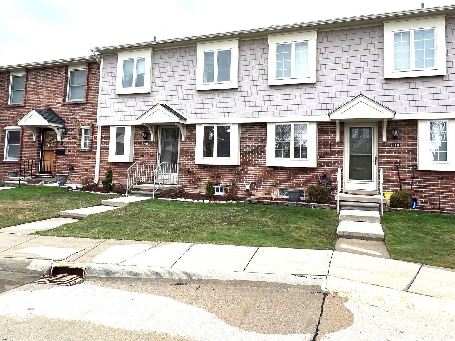 20015 S Great Oaks Cir, Clinton Township, MI 48036 Zillow