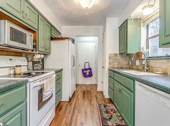 4th image of 4015 Toulouse Dr